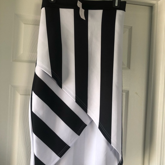 πHPπ New York & Co - fashionable skirt SZ LG- NWT - Picture 2 of 8